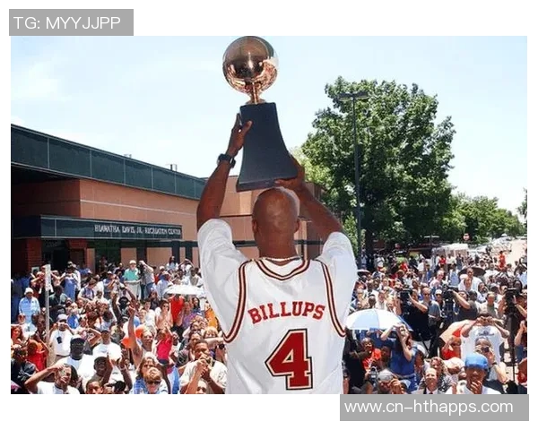 比卢普斯称赞夏普攻守兼备称其能应对高强度对抗挑战