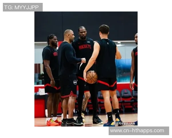 火箭备战雷霆杜兰特申京贾巴里同框训练照引发球迷热议