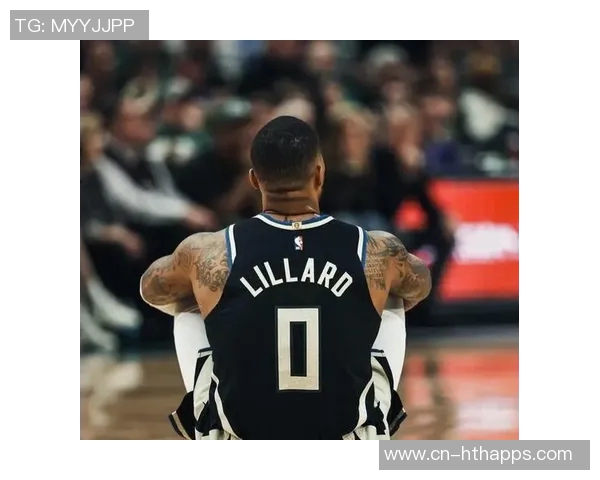 全员集结开拓者发布球队签名明信片利拉德与杨瀚森亲笔签名亮相