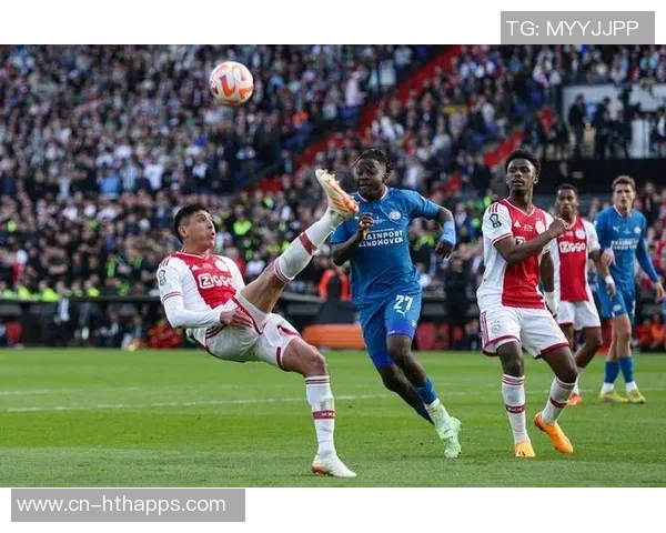 儒尼奥尔精彩助攻助埃因霍温逆转那不勒斯实现反超胜利